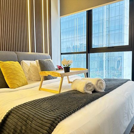 Scarletz Suites Klcc Twin Tower By Purple Orchid Kuala Lumpur Exterior photo