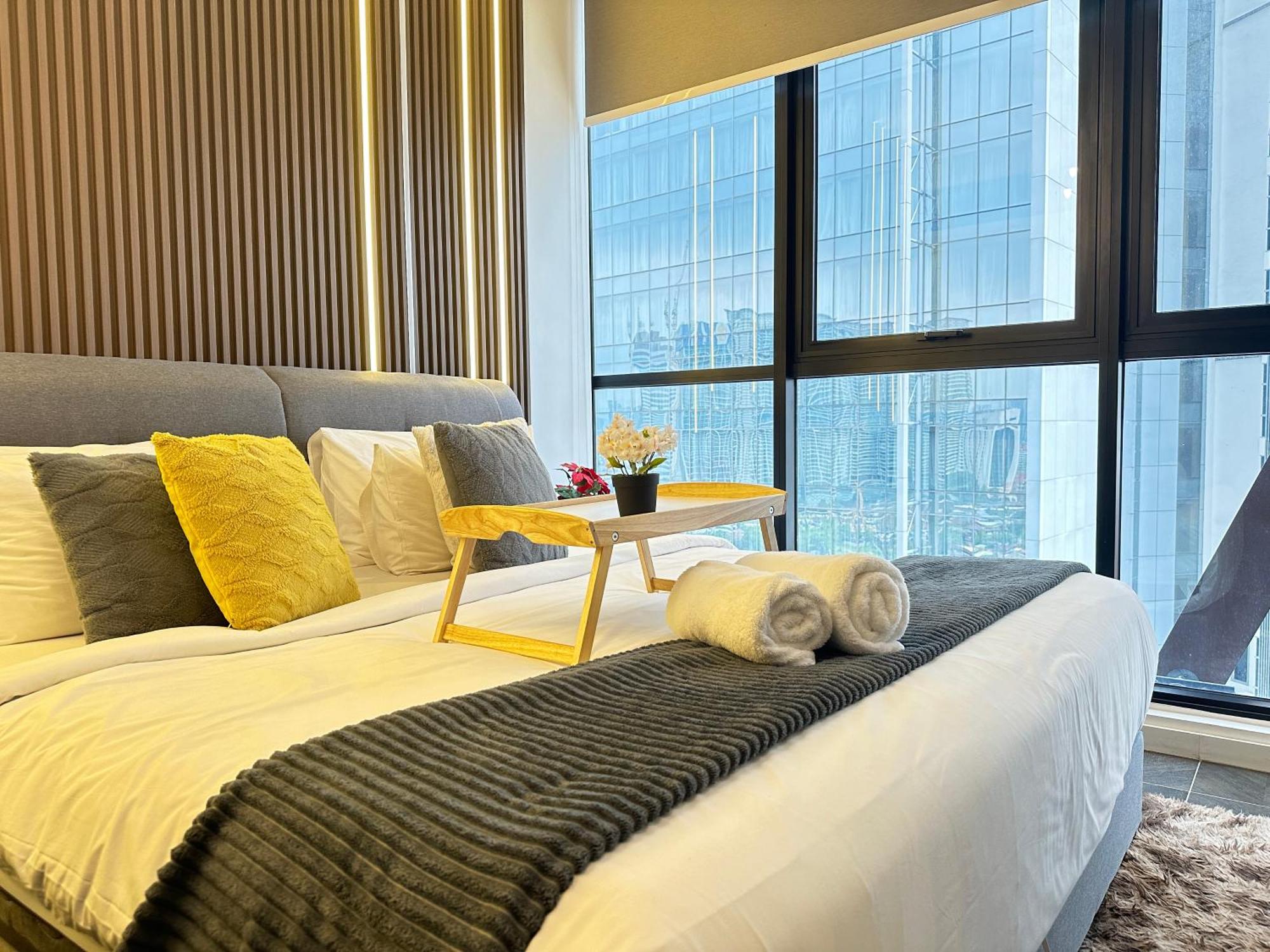 Scarletz Suites Klcc Twin Tower By Purple Orchid Kuala Lumpur Exterior photo